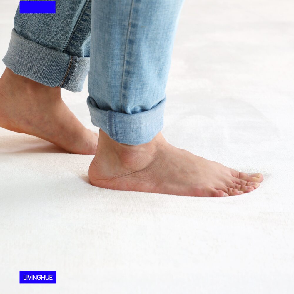 리빙휴 냉온 사계절 러그 메모리폼 양면 거실 카페트할인 상세 이미지 2